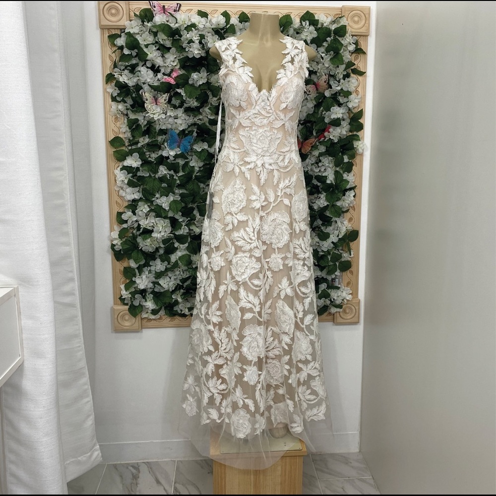 Tadashi Shoji-CECILA GOWN - Picture 4 of 8